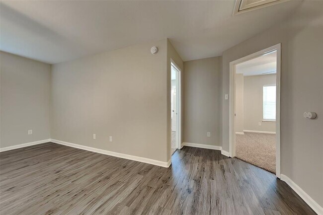 Building Photo - 7606 Desco Dr