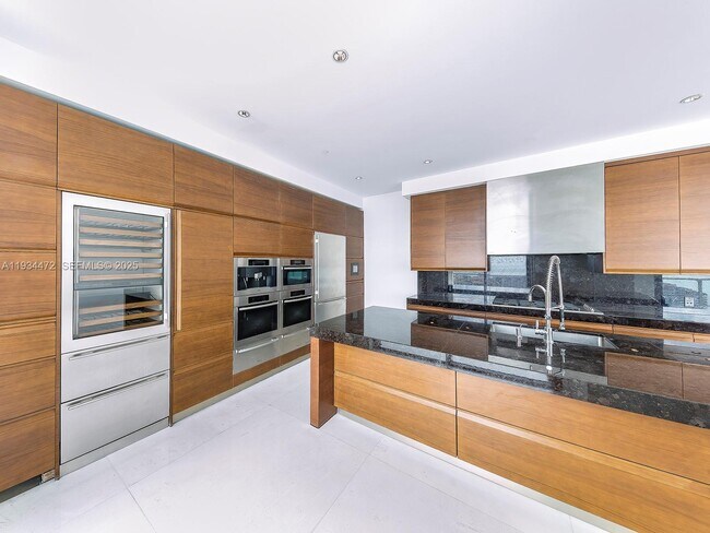 Foto del edificio - 800 South Pointe Dr