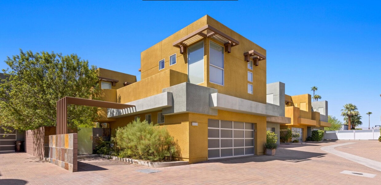 Foto principal - 2065 Tangerine Ct