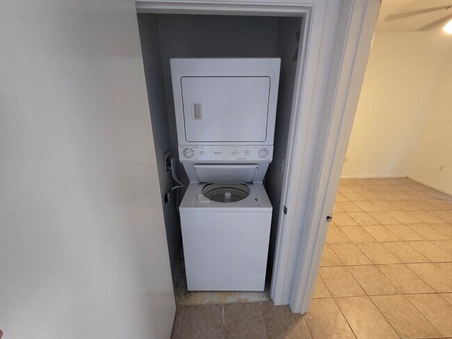 Foto del edificio - Charming Ground-Floor Condo with Mountain Views & Modern Upgrades!