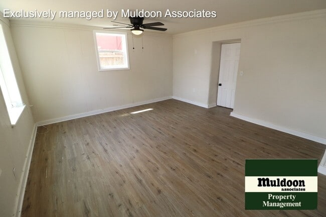 Building Photo - Adorable 2 bed 1 bath Recently remodeled!