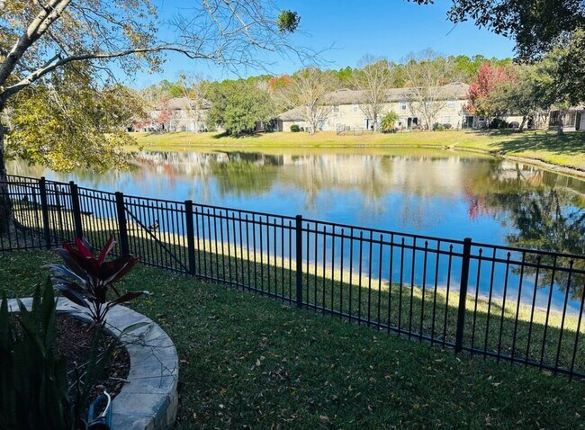Foto del edificio - 1630 Vineland Cir