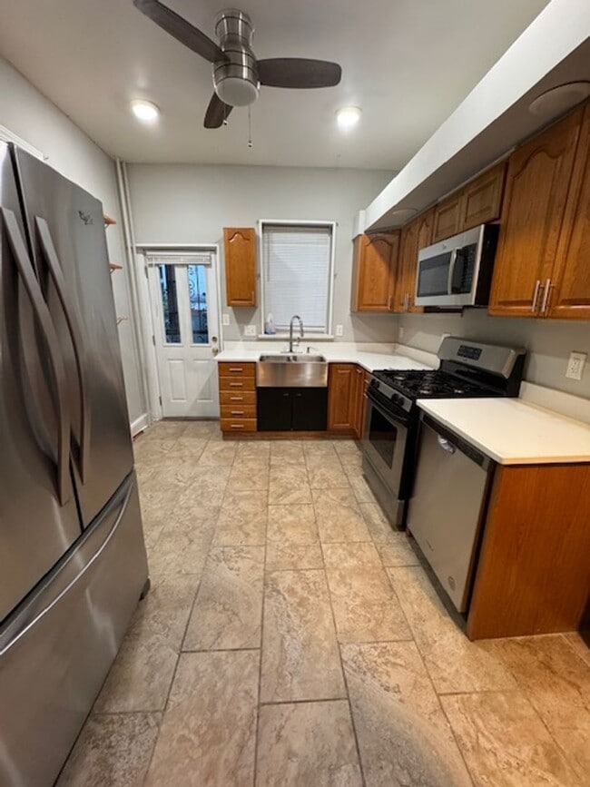 Foto del edificio - Looking for spacious house check this one ...