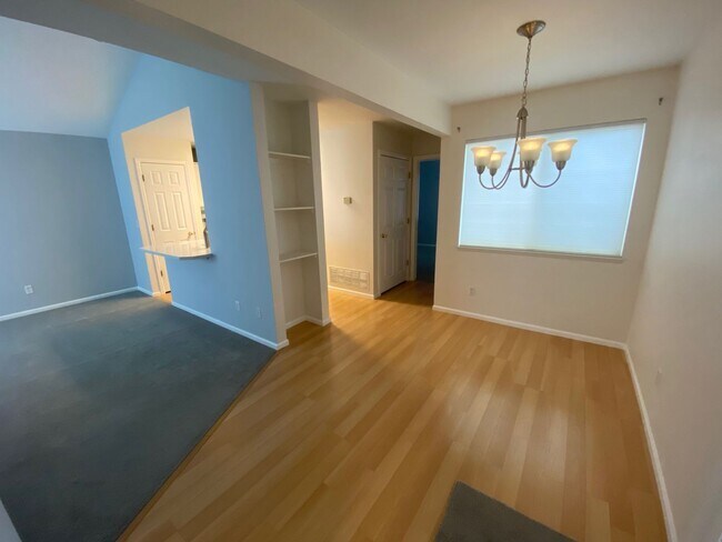 Foto del edificio - Beautiful Rolland Moore 2 Bedroom 2 Bath C...
