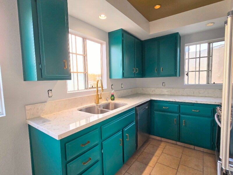 Foto principal - 855 W 2nd St