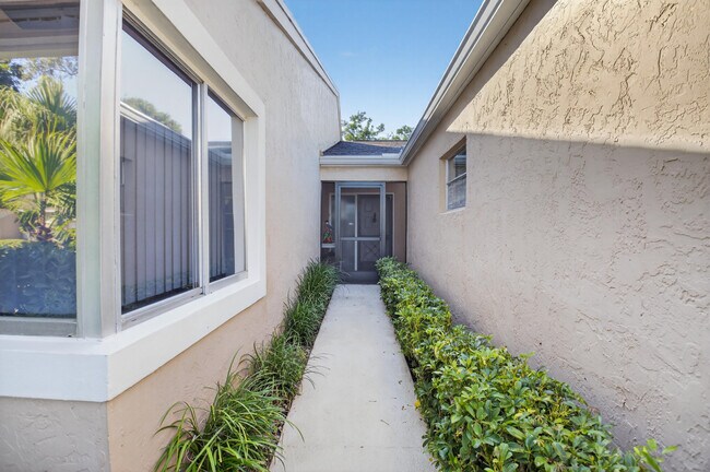 Building Photo - 8256 Summerbreeze Ln
