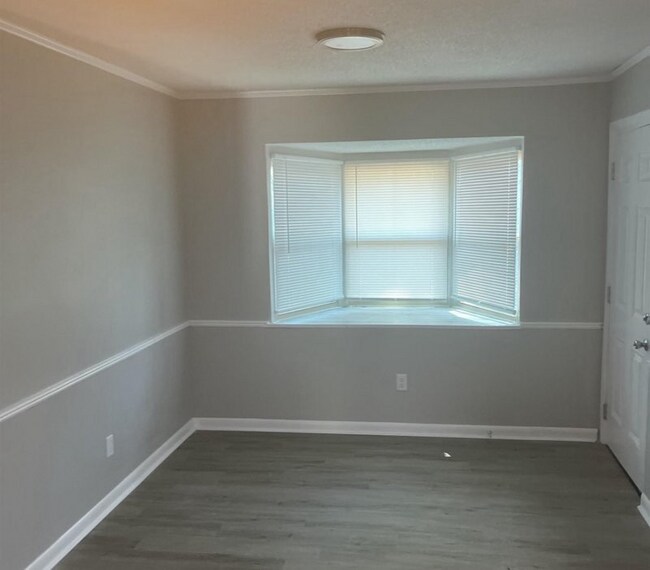 Foto del edificio - 7626 Claybrook Rd