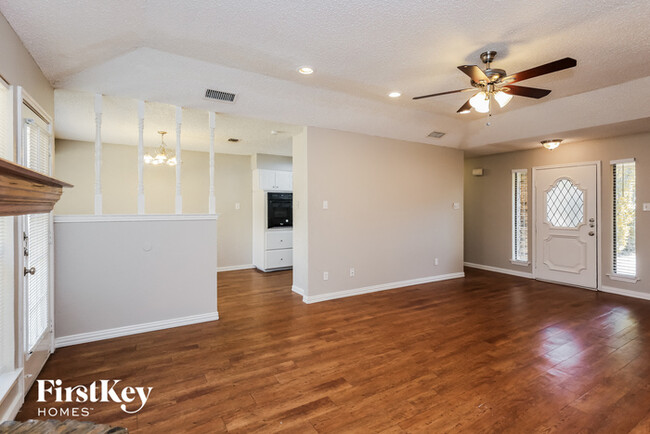 Building Photo - 8013 Lazy Brook Dr