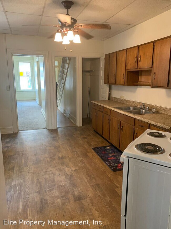 Building Photo - 5 br, 1 bath House - 610 W. King St.