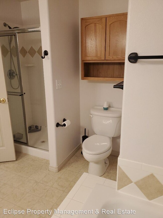 Building Photo - 2 br, 3 bath House - 779 Glen Court, Unit 10