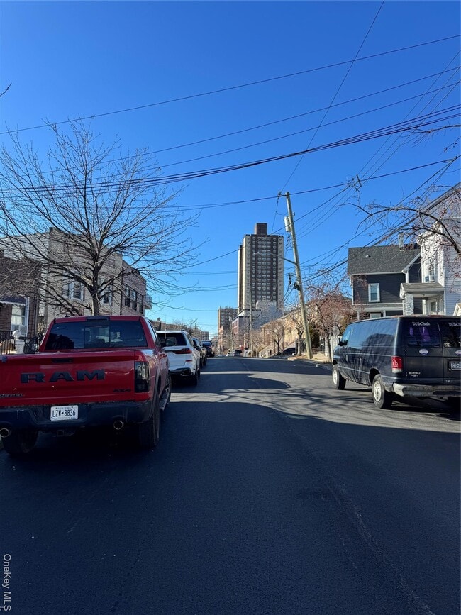 Building Photo - 948A Tilden St