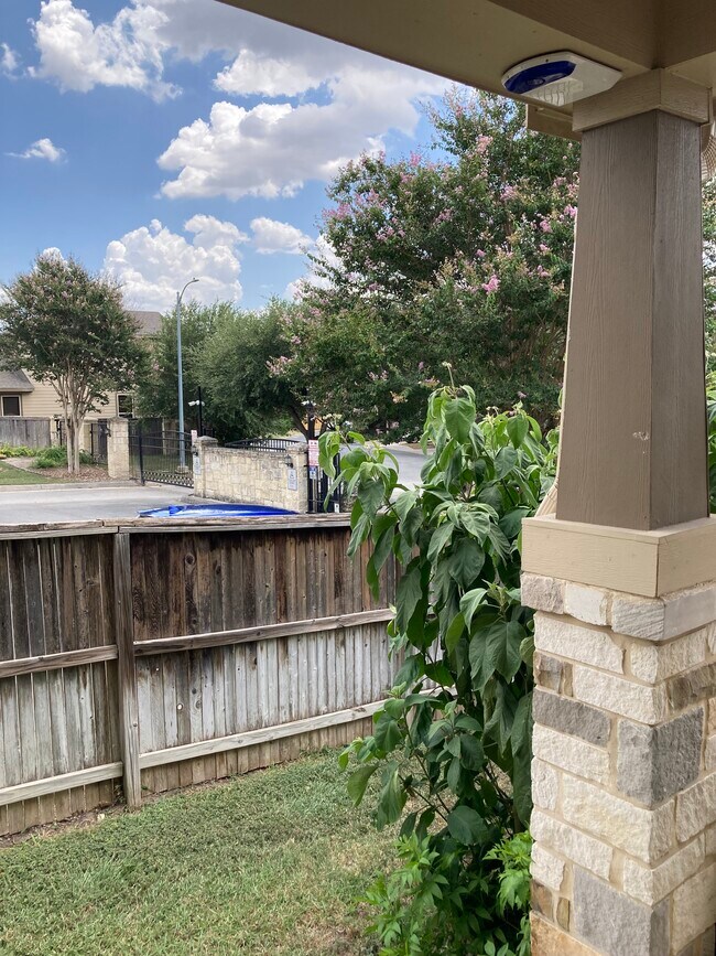 Side Yard - 7302 Summer Way