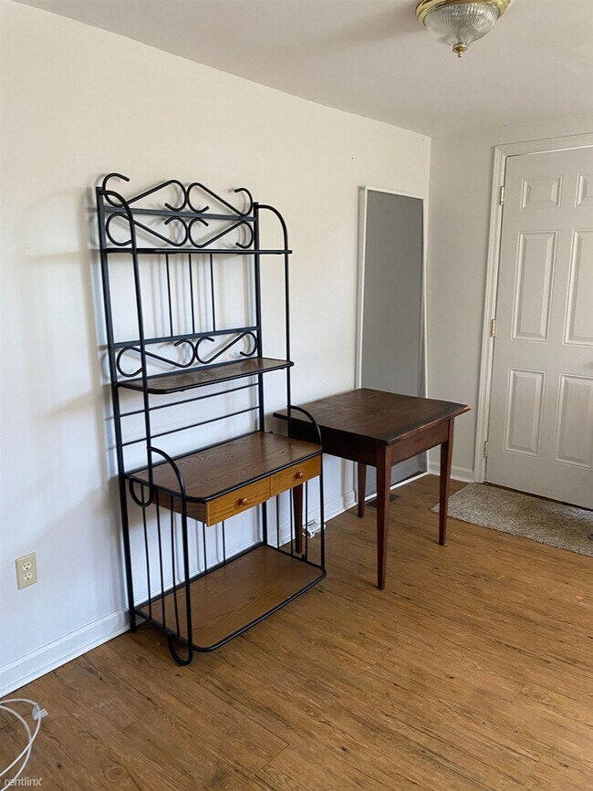Building Photo - 2 br, 1 bath House - 2840 Holman St