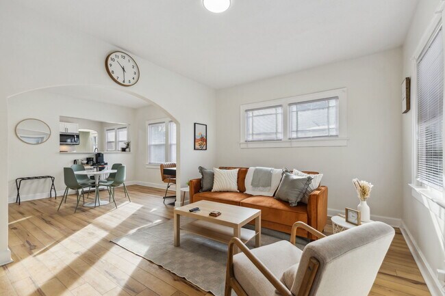 Foto del edificio - 3863 Byram Ave