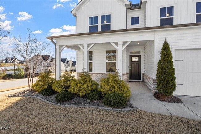 Foto del edificio - 128 Highland Grv Wy