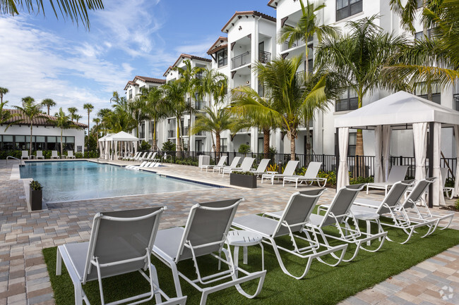 Pool View with Cabanads - 10X Addison Place