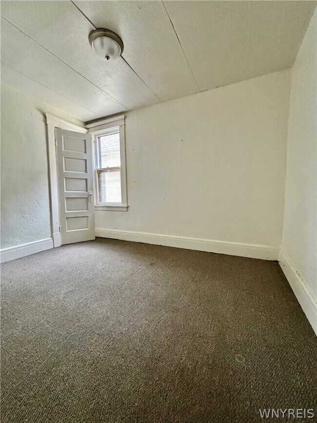 Foto del edificio - 2445 Bailey Ave