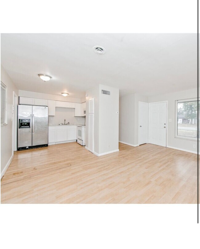Building Photo - Cozy 3 Bedroom / 1 Bath Home For Rent In C...