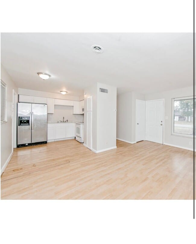 Photo - PRICE REDUCED!!!!!!Super Cute 3 Bedroom / ... House