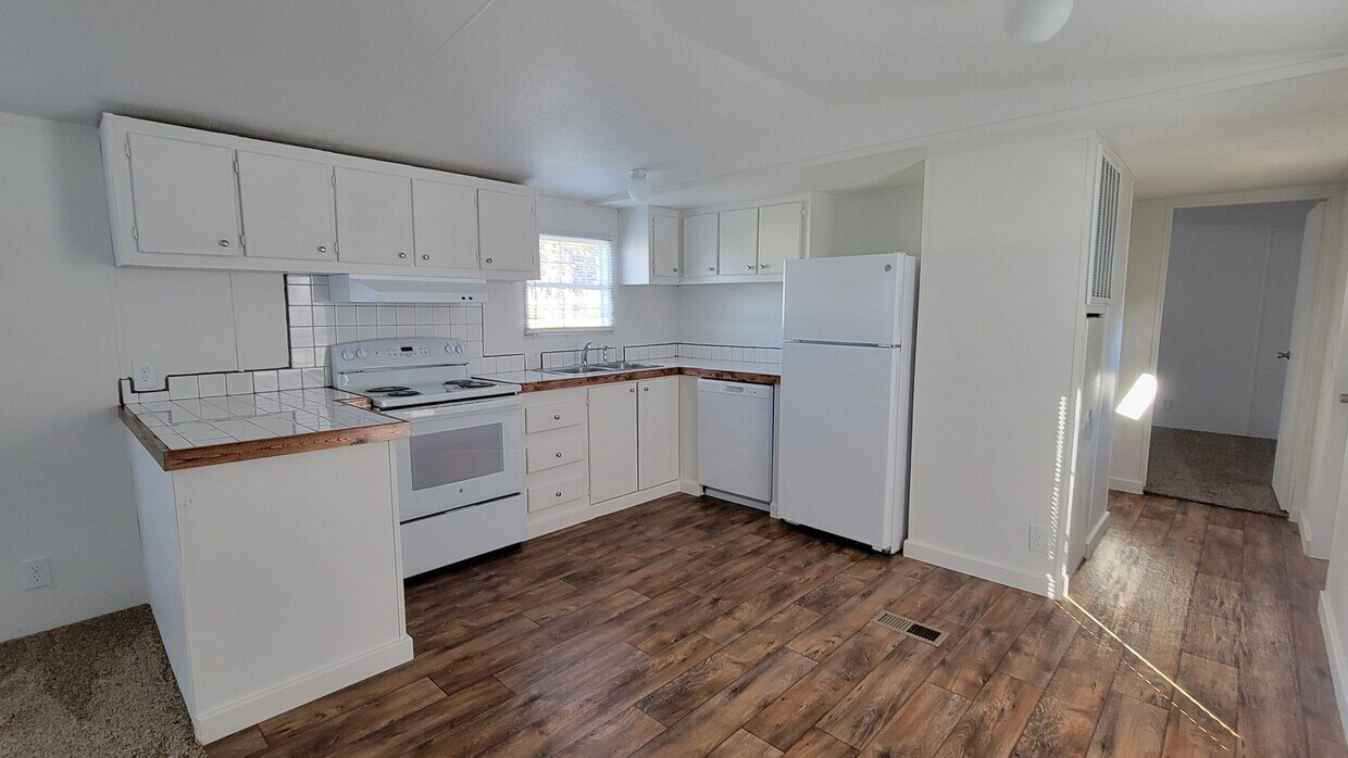 Primary Photo - Ready to Move in