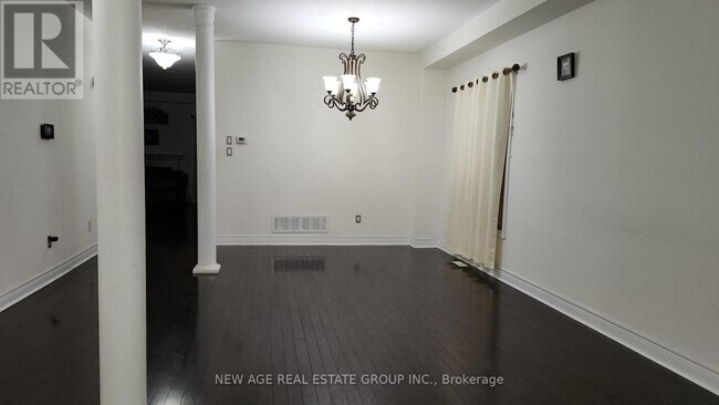 Photo du bâtiment - 80 Tatra Crescent