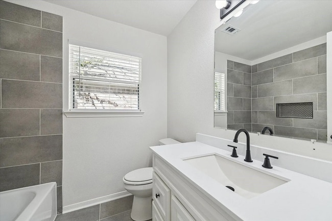 Building Photo - 3102 Great Lakes Ave