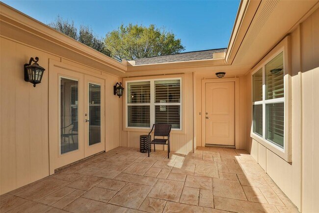 Building Photo - 14206 Sylvia Dr