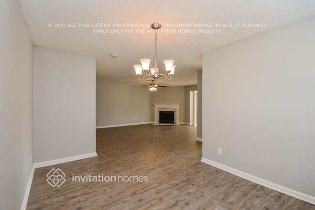 Foto del edificio - 423 Crested View Dr