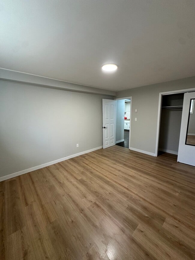 Building Photo - 30 Parkwood Dr