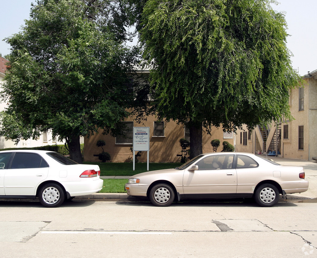 Foto principal - 11145 Camarillo St