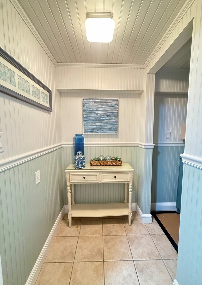 Foto del edificio - 12925 John Reynolds Rd