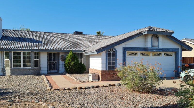 Foto del edificio - 7944 W Charter Oak Rd