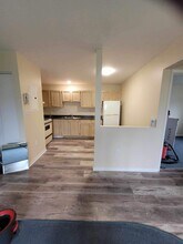 Building Photo - 84 Parade St