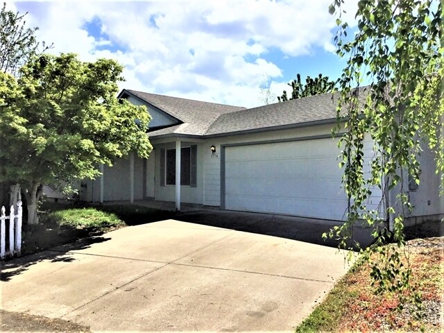 Primary Photo - 1774 Cherrybloom Ct SE