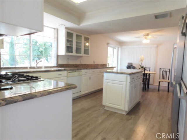 Foto del edificio - 23930 Killion St