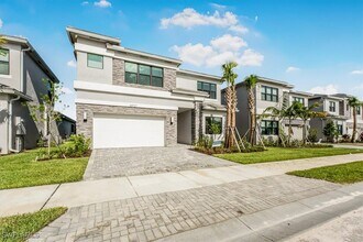 Building Photo - 20727 Fair Oak Ln