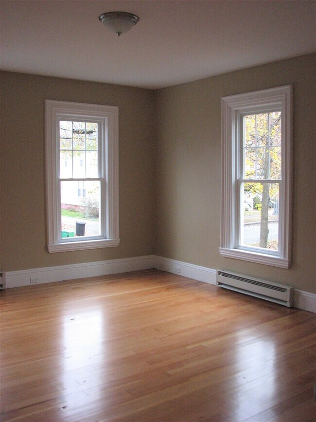 Foto del edificio - 270 Richards Ave