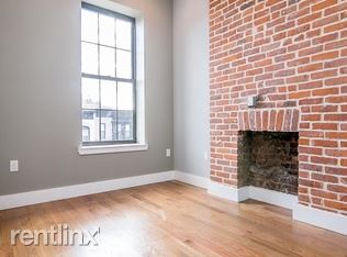 Building Photo - 671 Halsey St
