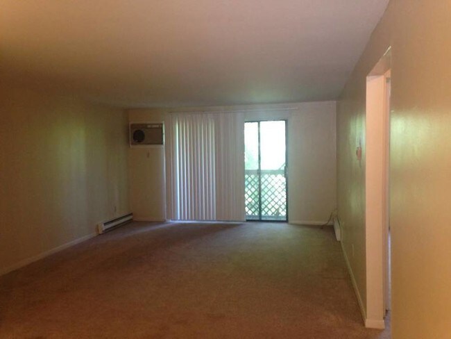 Building Photo - 406 Ivy Ridge Rd