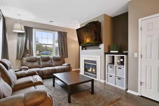 Foto del edificio - 17083 Encina Path