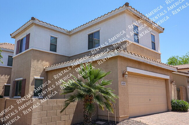 Foto del edificio - Upgrades galore in this "close to everythi...