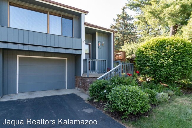Building Photo - 2 br, 2 bath House - 2402 Fairgrove Street