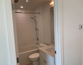Floorplan E - Bathroom - The Underwood