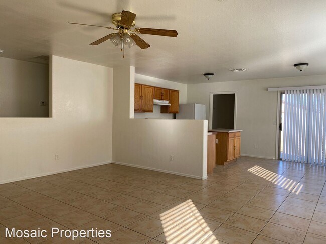 Building Photo - 3 br, 2 bath House - 1004 E. Cowboy Cove Trl.