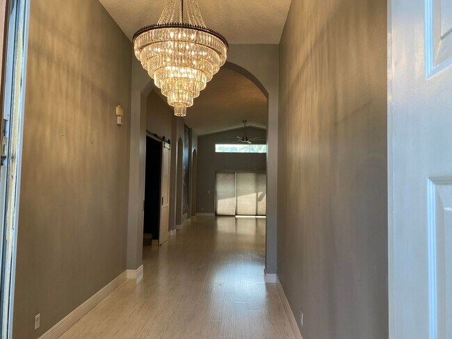 Foto del edificio - 6330 Harbour Oak Dr