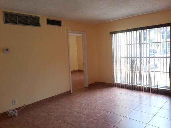 Foto del edificio - 4445 Treehouse Ln