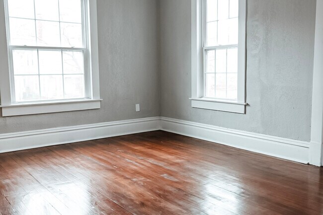 Building Photo - 1218 S 7th St