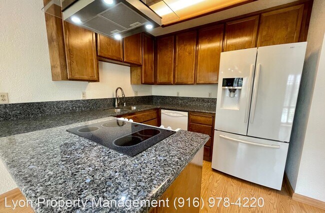 Building Photo - 2470 Northrop Ave
