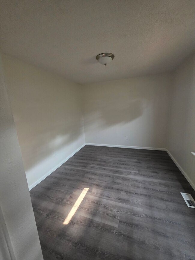 Foto del edificio - 1703 Doris Ave
