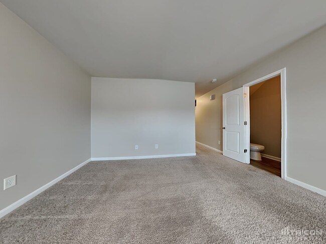 Foto del edificio - 423 Oakleigh Ln